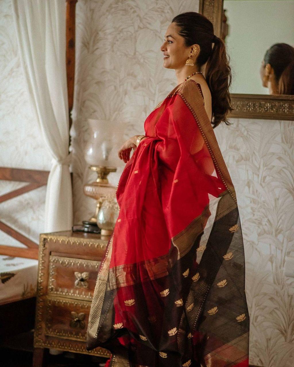 Scarlet Red Maheshawari Cotton Silk Saree