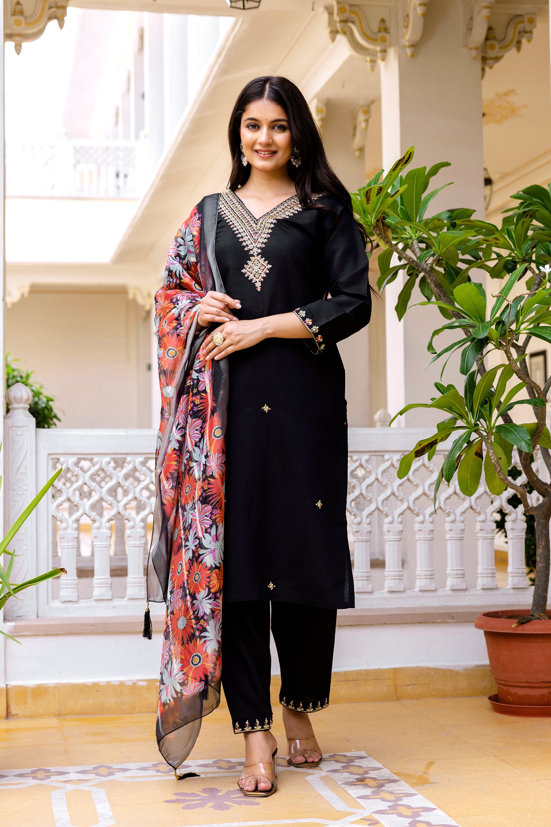 Women's Black Embroidered Kurta Pant & Floral Organza Dupatta Set