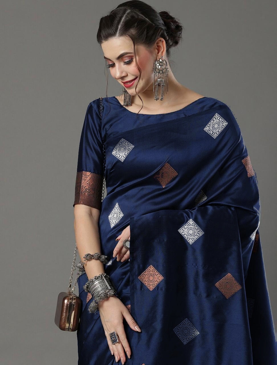 Women Silk Saree with Contrast Border | FS