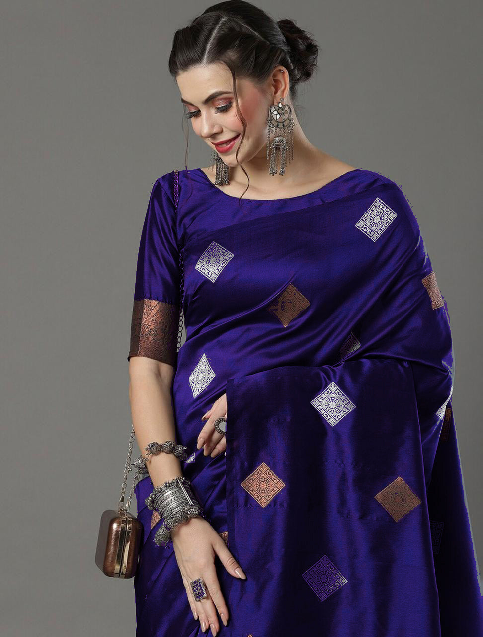 Women Silk Saree with Contrast Border | FS