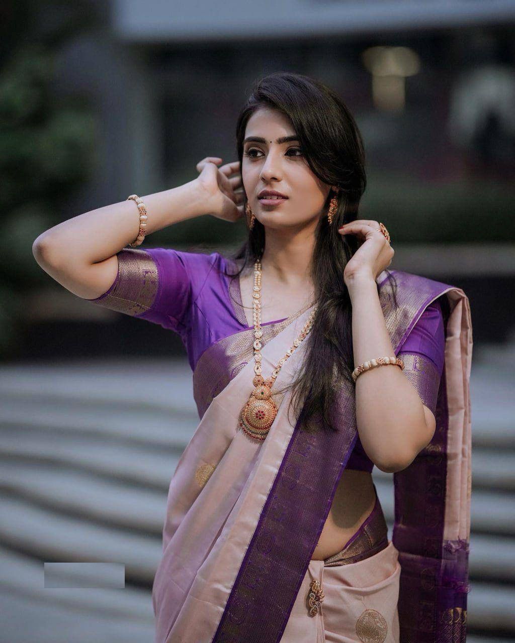 Woven Saree with Contrast Zari Border & Tassels
