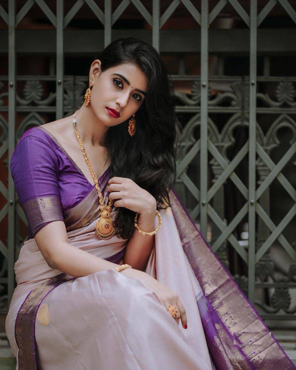 Woven Saree with Contrast Zari Border & Tassels
