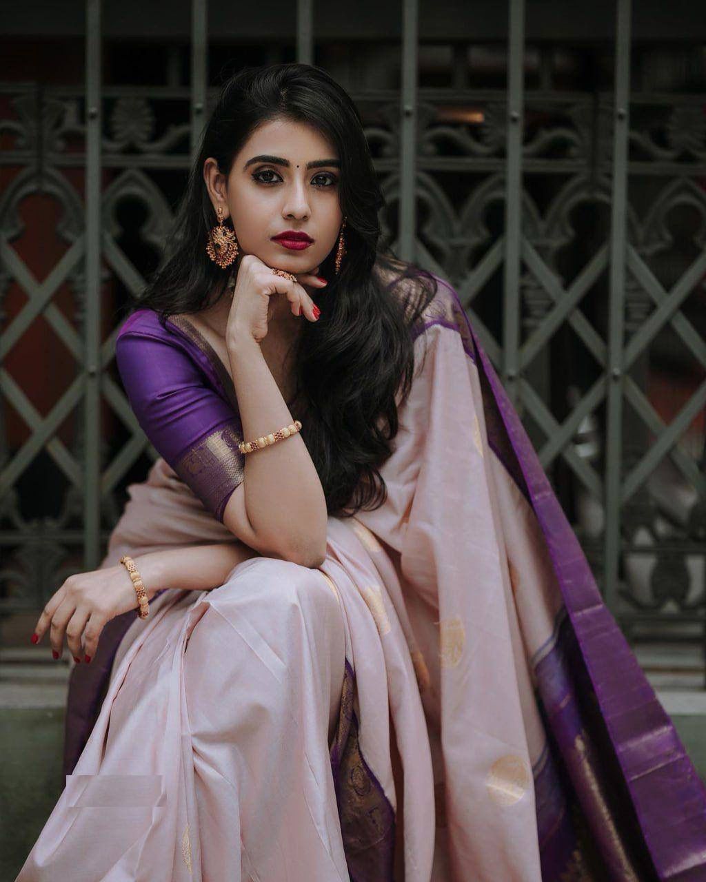 Woven Saree with Contrast Zari Border & Tassels