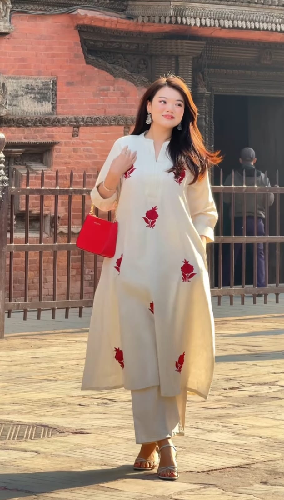 Ivory White Embroidered Kurta Set with Red Floral Motifs