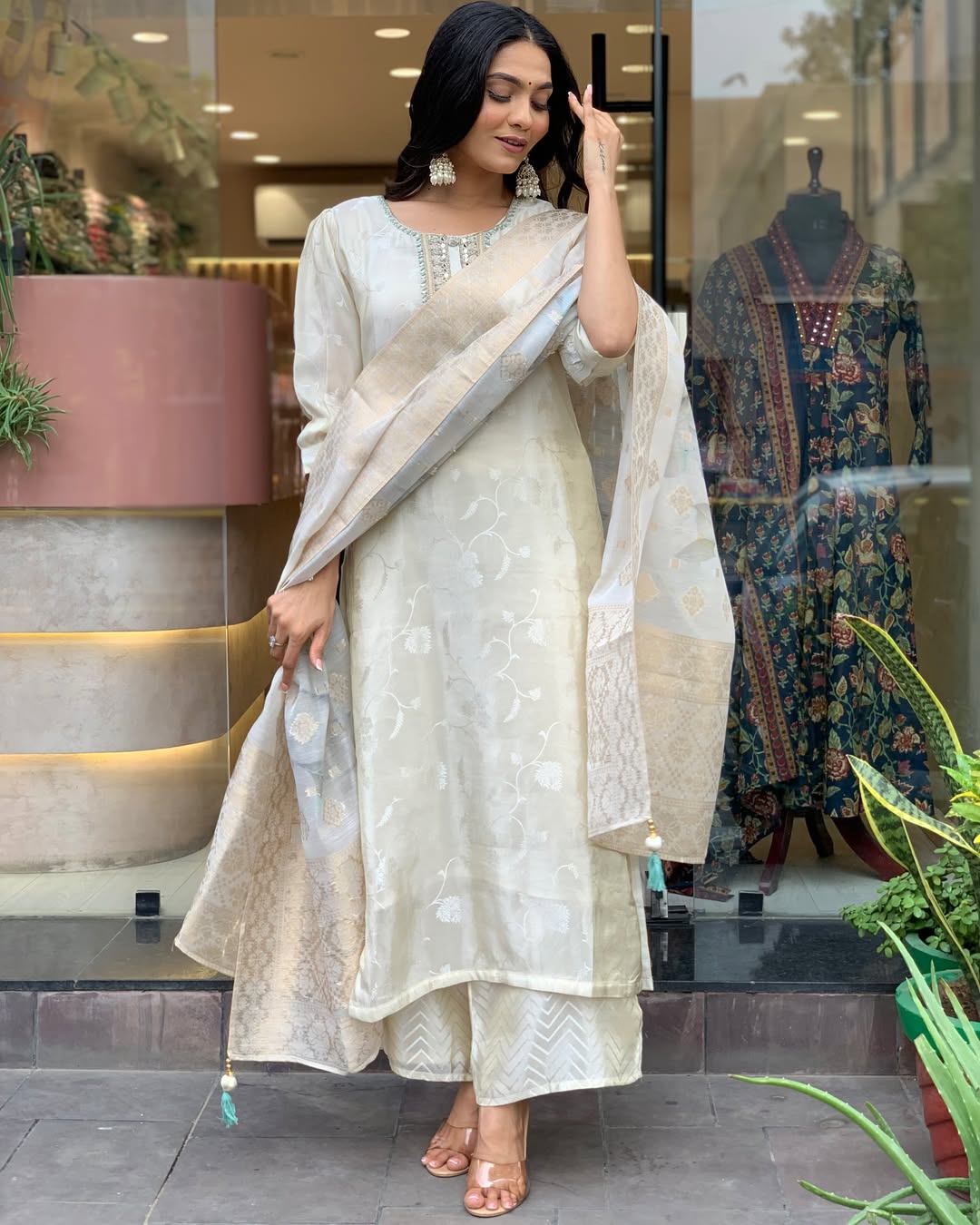 Elegant Off-White Embroidered Kurta Set with Dupatta