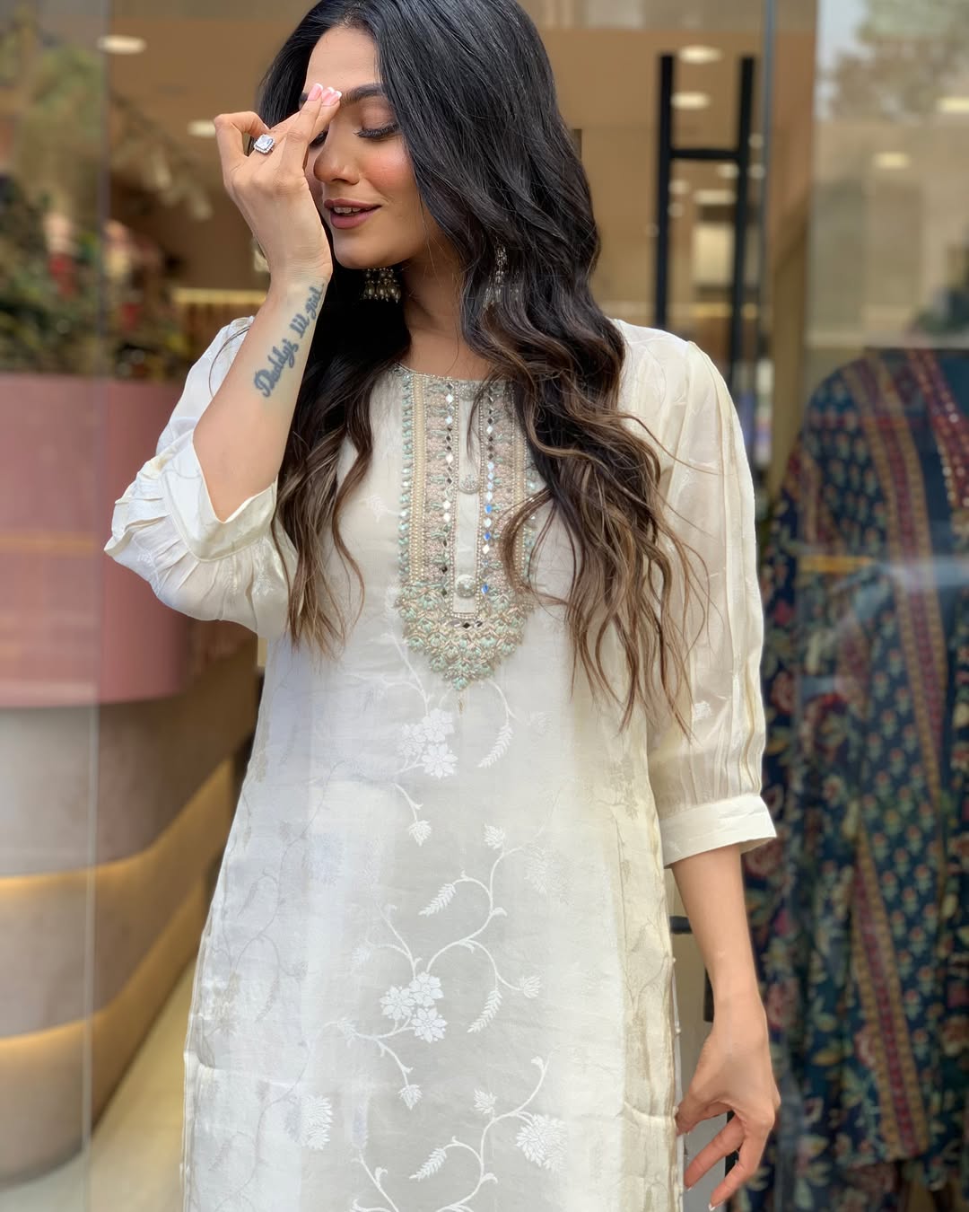 Elegant Off-White Embroidered Kurta Set with Dupatta