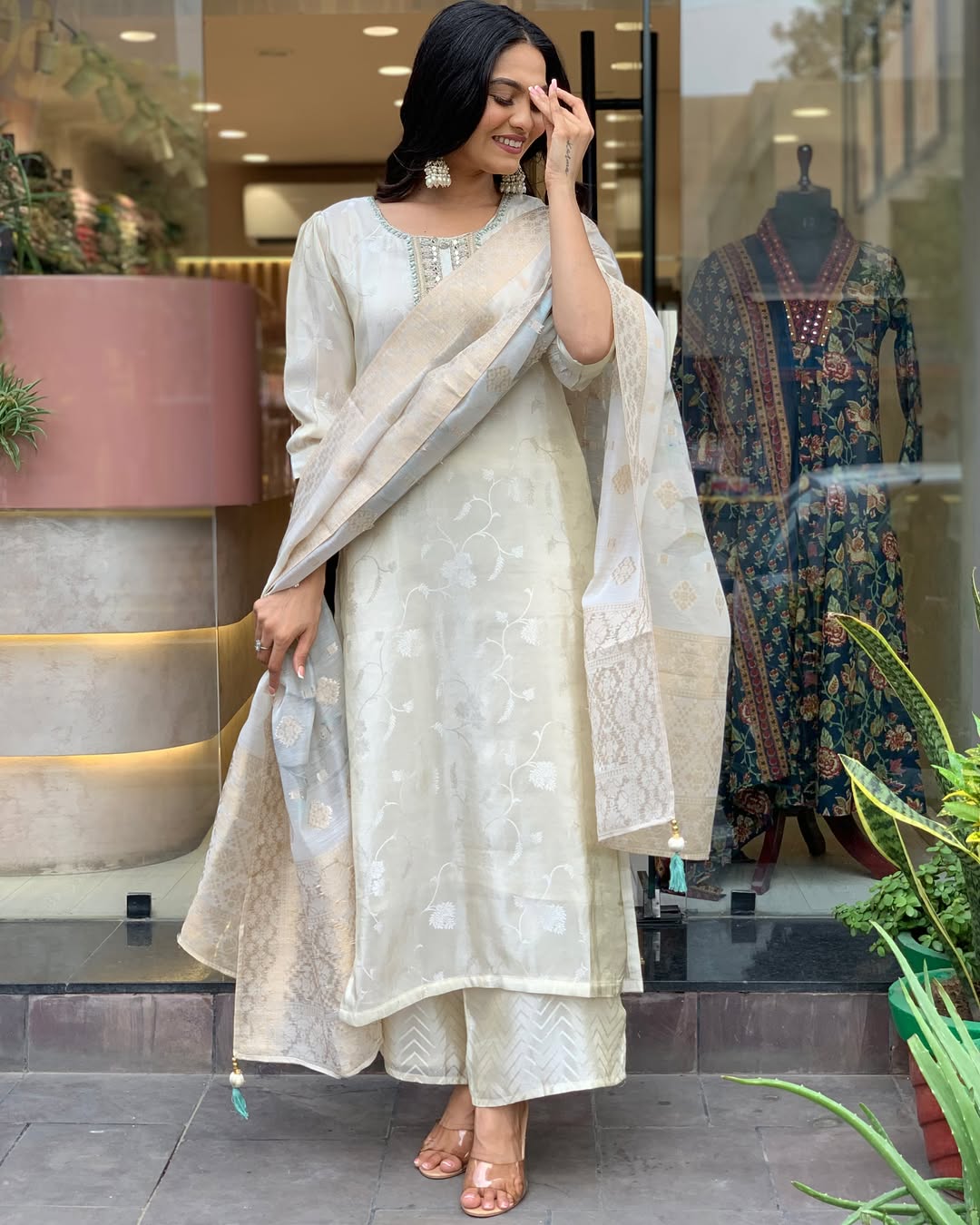 Elegant Off-White Embroidered Kurta Set with Dupatta