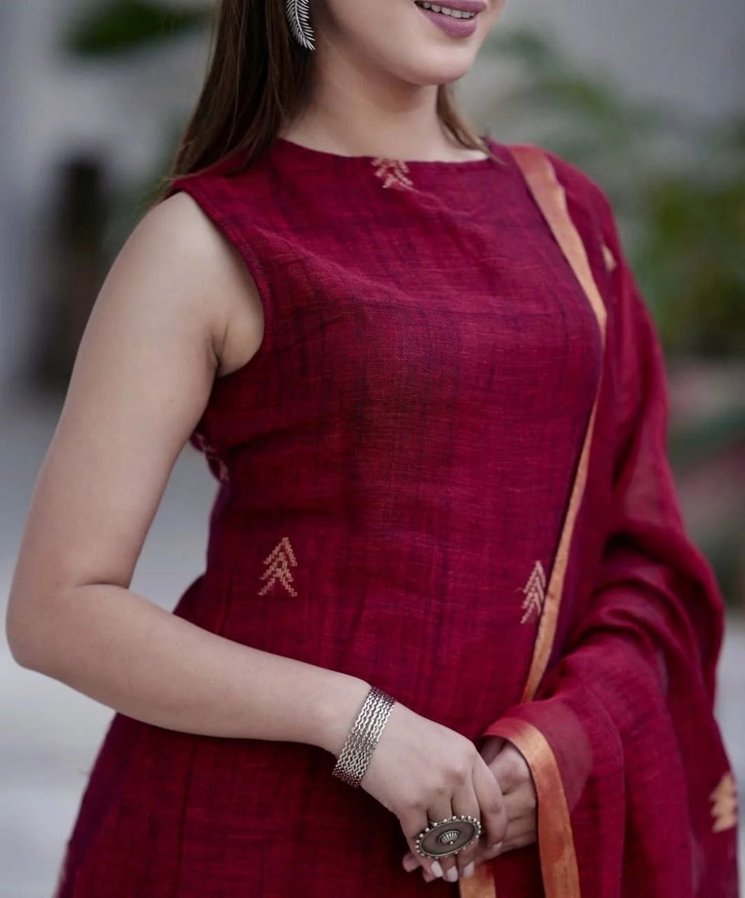 Maroon Sleeveless Kurta Set with Handwoven Border Dupatta