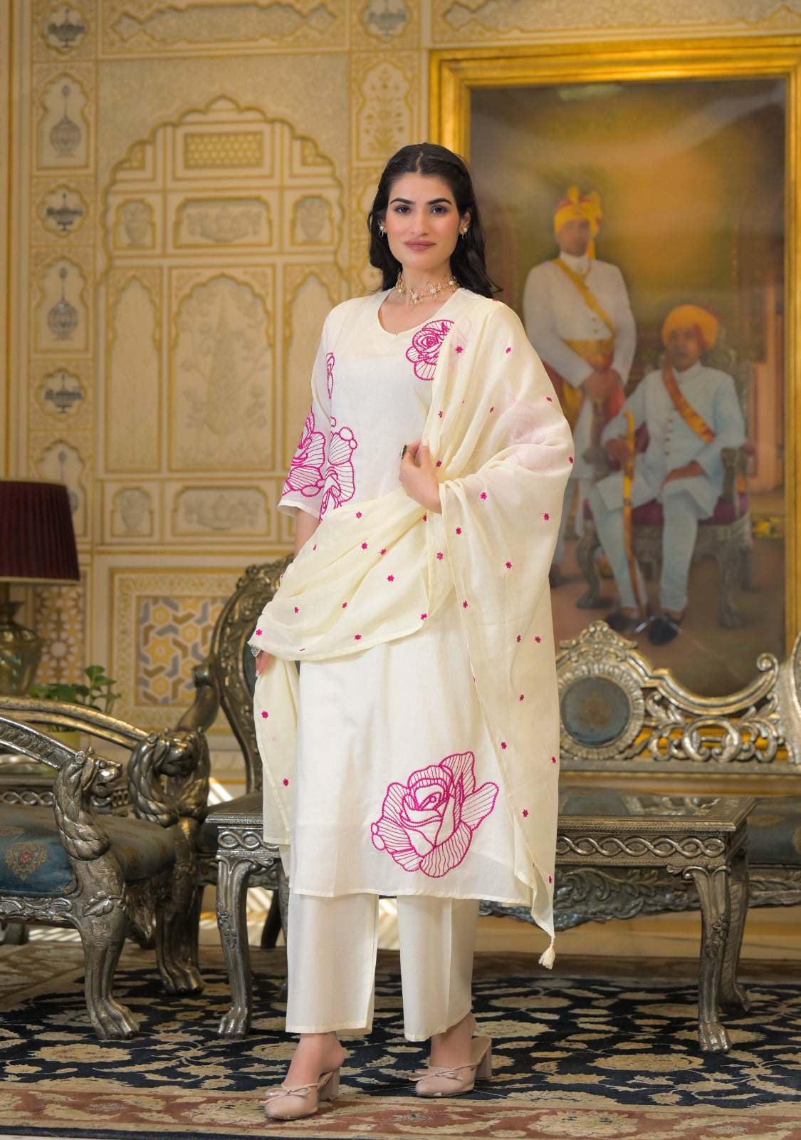 Elegant Off-White Floral Embroidered Kurta Set with Dupatta