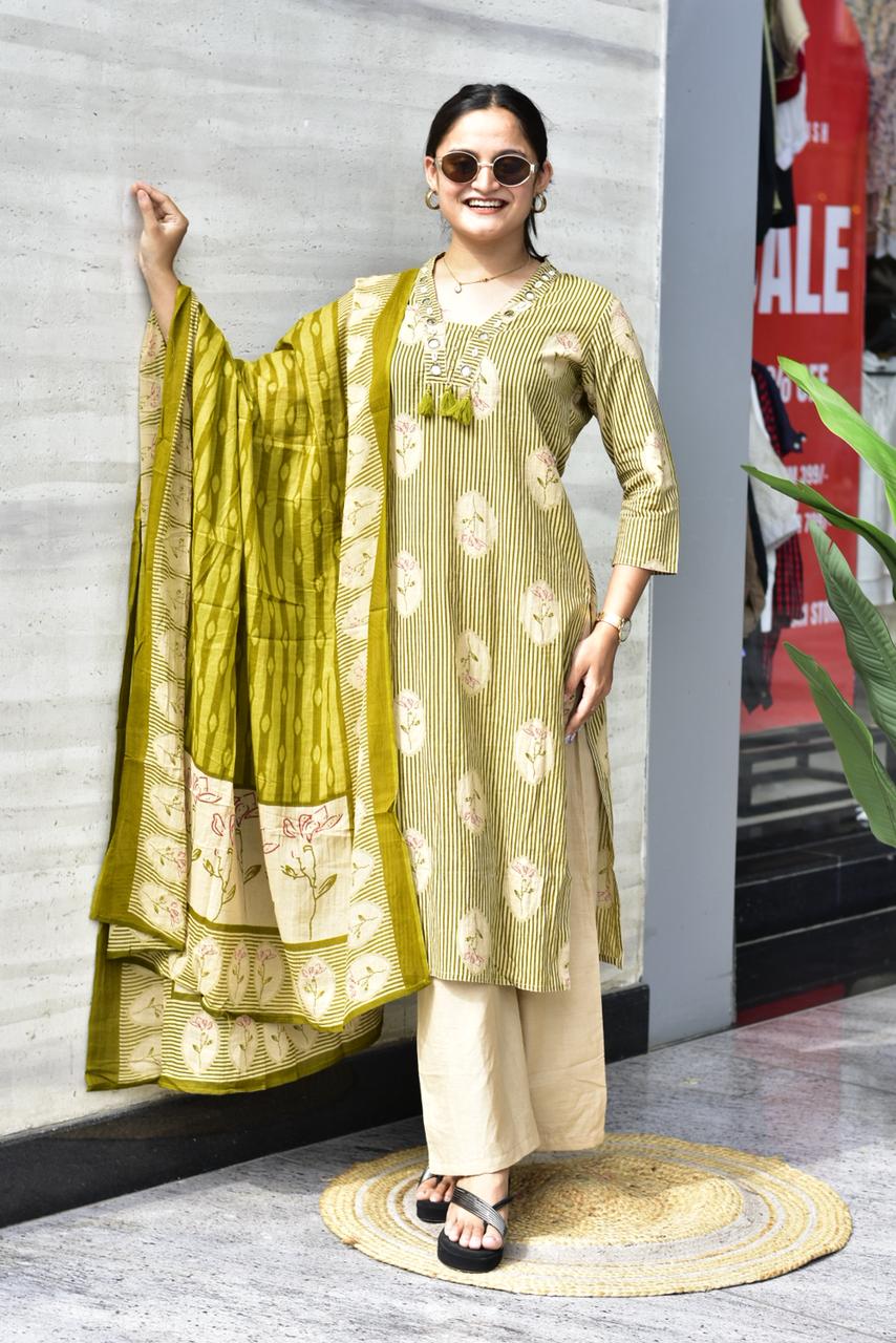 Women's Printed Kurta Dupatta Set with Straight Palazzo
