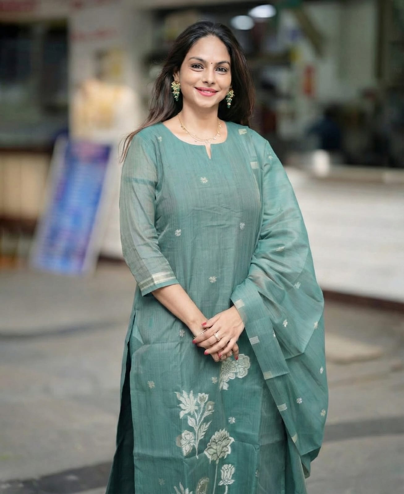 Women's Sage Green Woven Floral Ethnic Kurta Pant & Dupatta Set