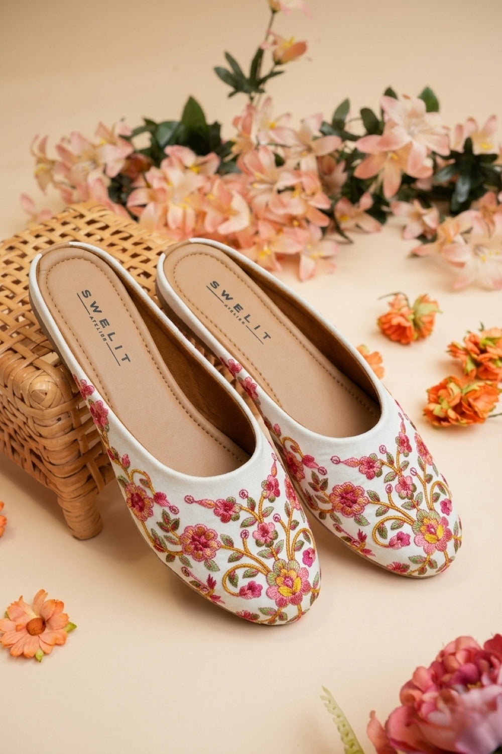Women's White Floral Embroidered Ethnic Mule Jutti – Slip-On Flat Footwear