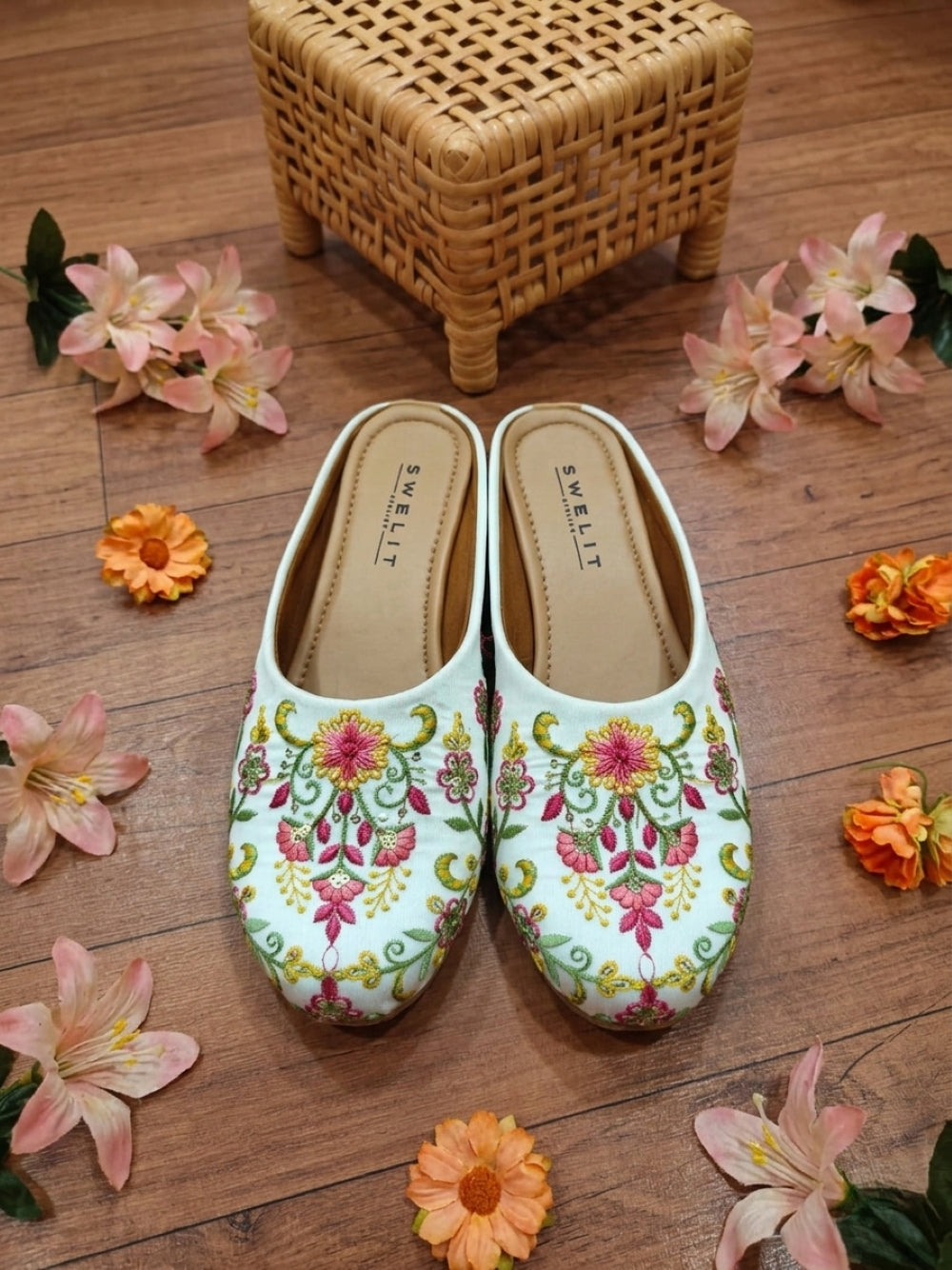Women's White Floral Embroidered Ethnic Mule Jutti – Slip-On Flat Footwear