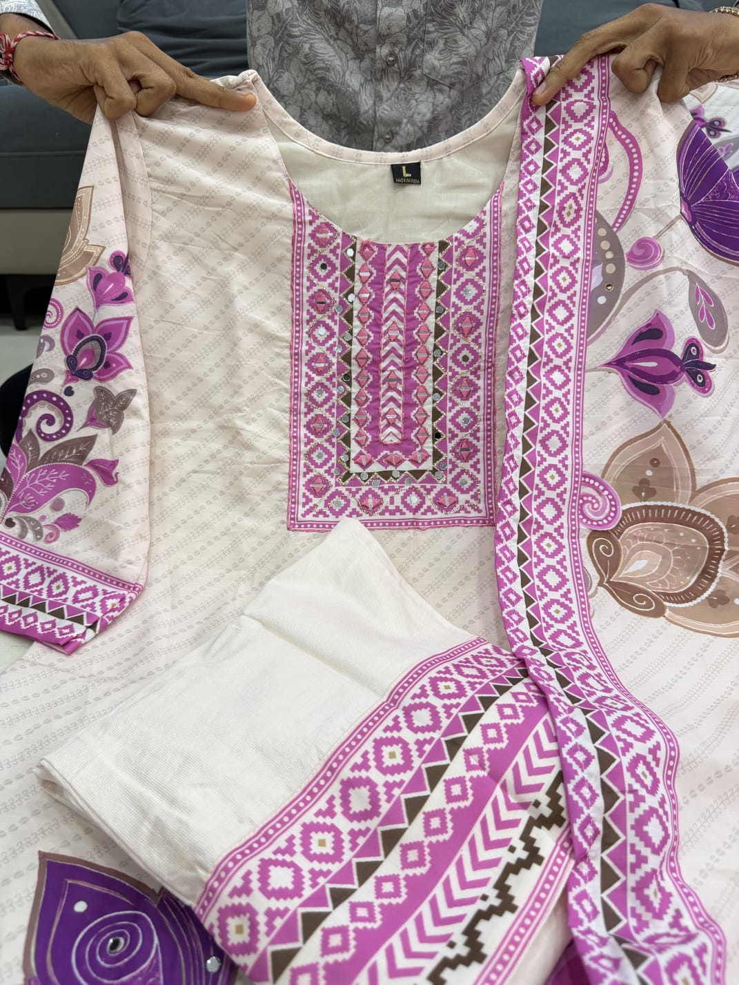 Women's Cream Floral Printed Straight Kurta Pant & Dupatta Set