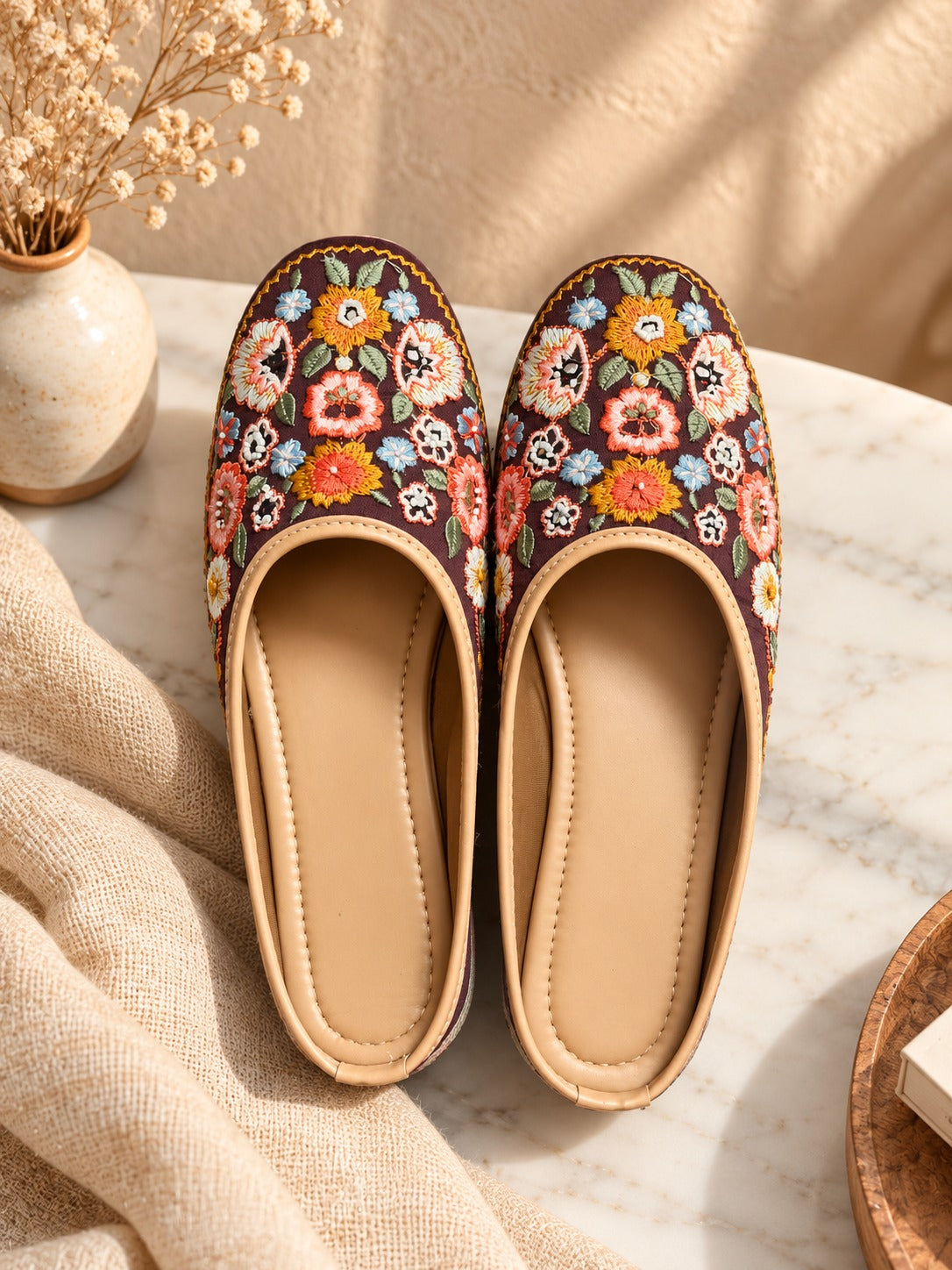 Black Multicolor Floral Embroidered Punjabi Jutti for Women
