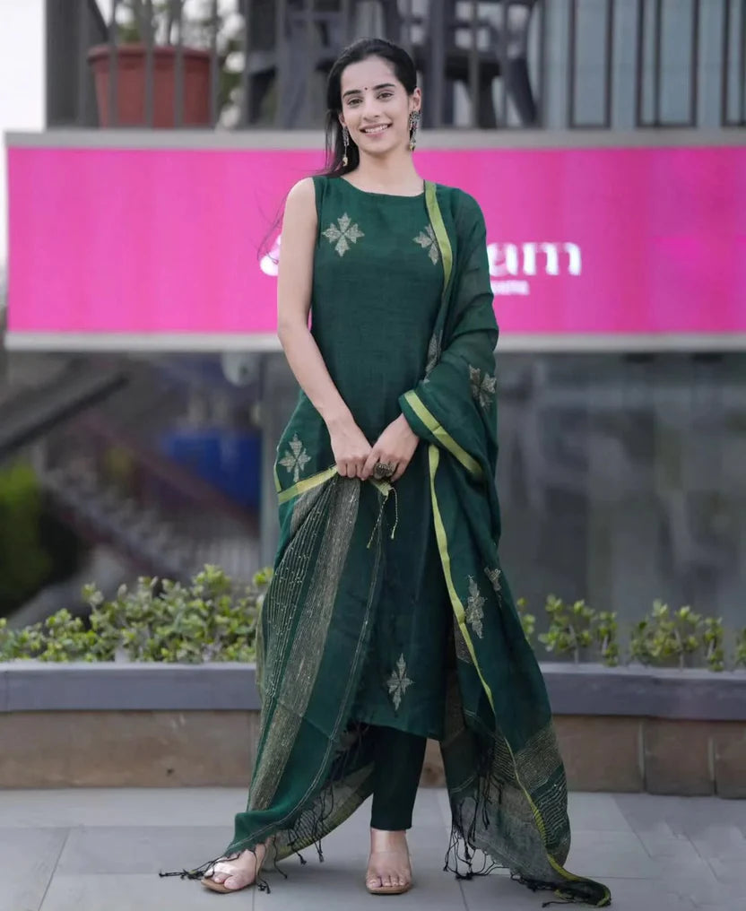 Elegant Bottle Green Ethnic Kurta Pant Dupatta Set