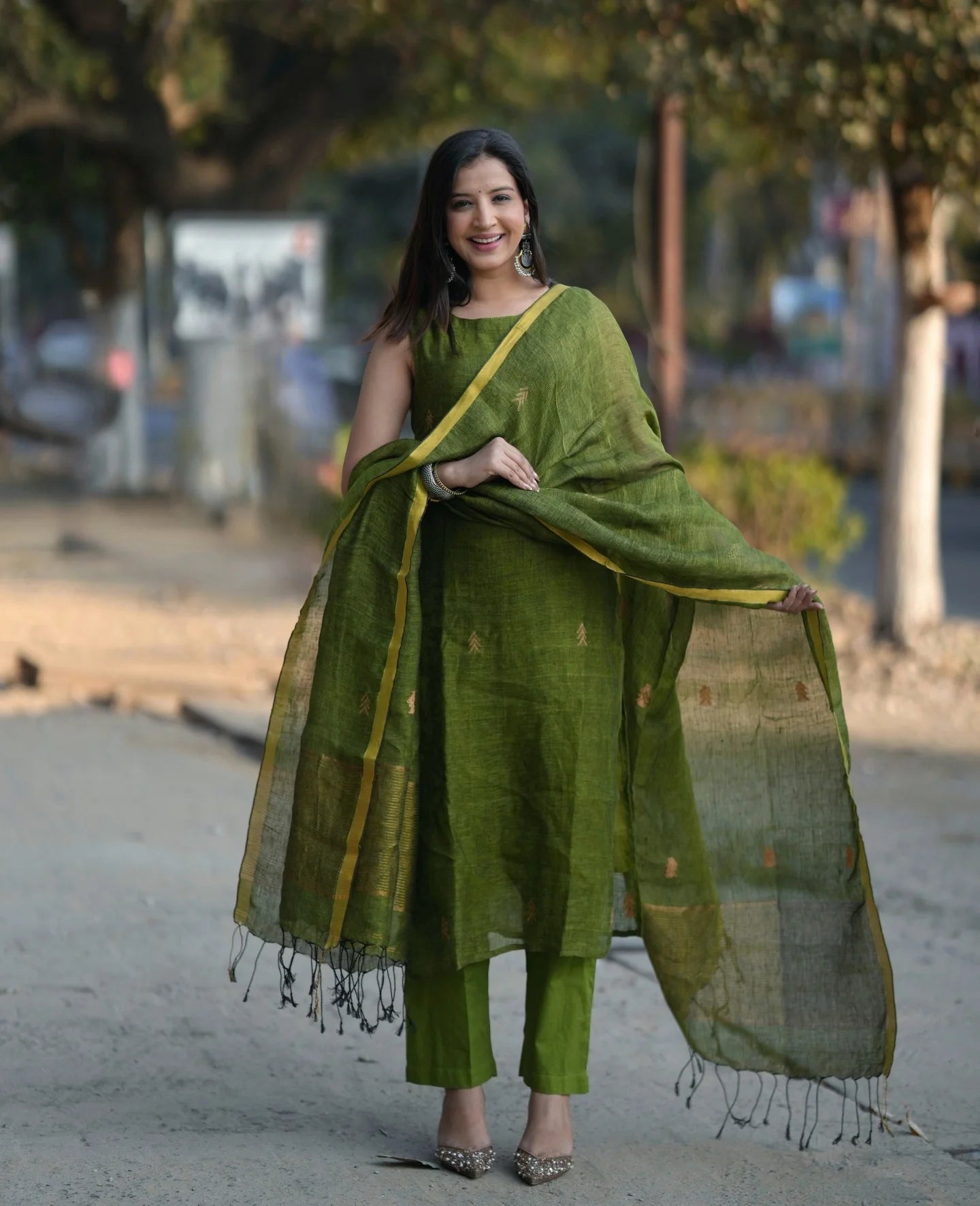 Women’s Olive Green Straight Kurta Set with Dupatta