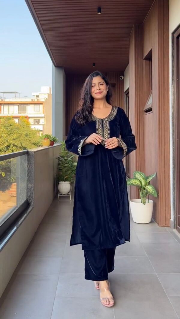 Royal Navy Blue Velvet Kurta Set with Heavy Zari Embroidered Dupatta