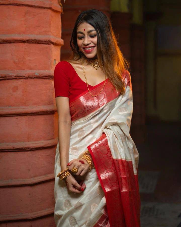 Self Design Banarasi Art Silk Saree (White)