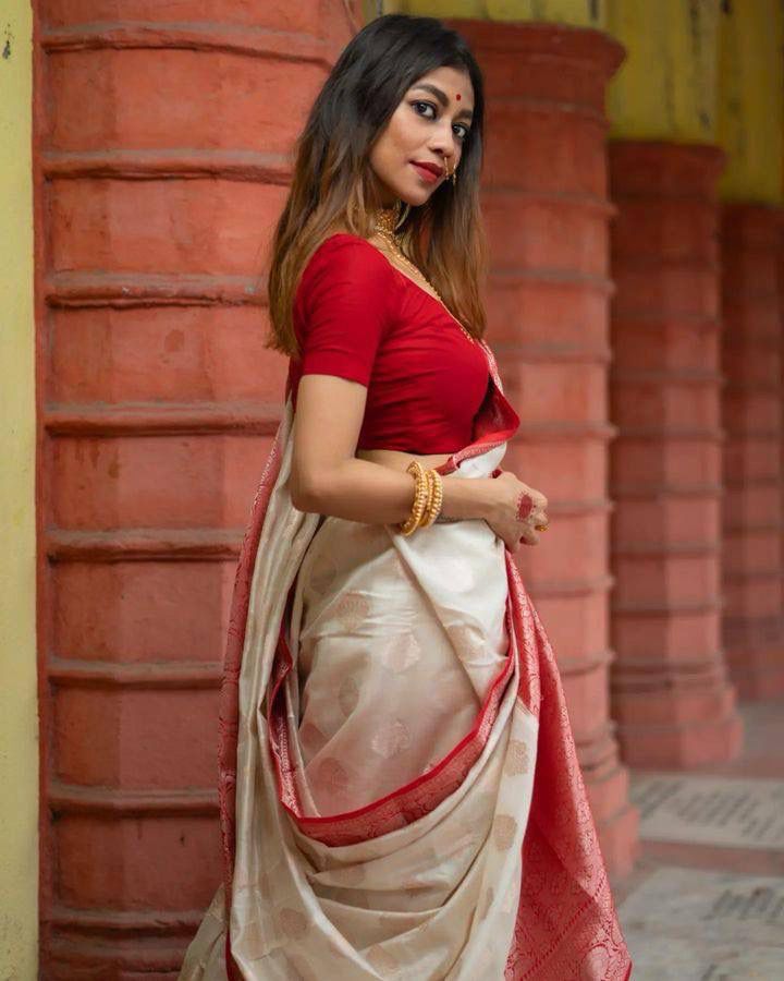 Self Design Banarasi Art Silk Saree (White)