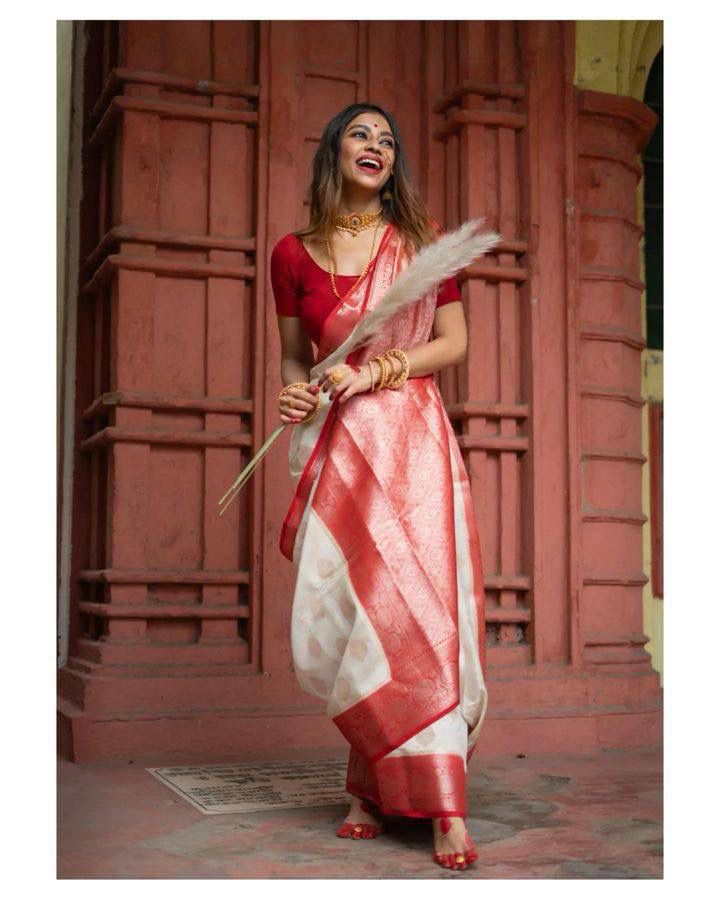 Self Design Banarasi Art Silk Saree (White)