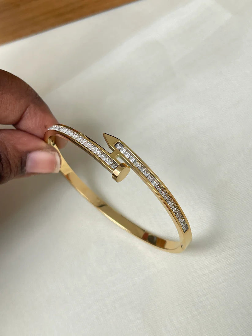 Nail gold bracelet