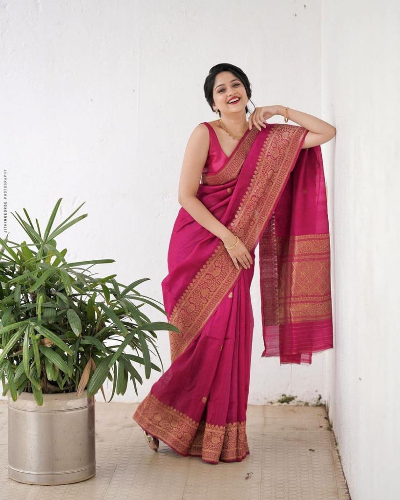 Women Woven Kanjeevaram Silk Saree