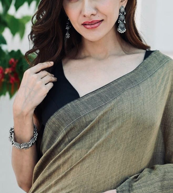 Women's Elegant Olive Grey Saree with Black Striped Pallu