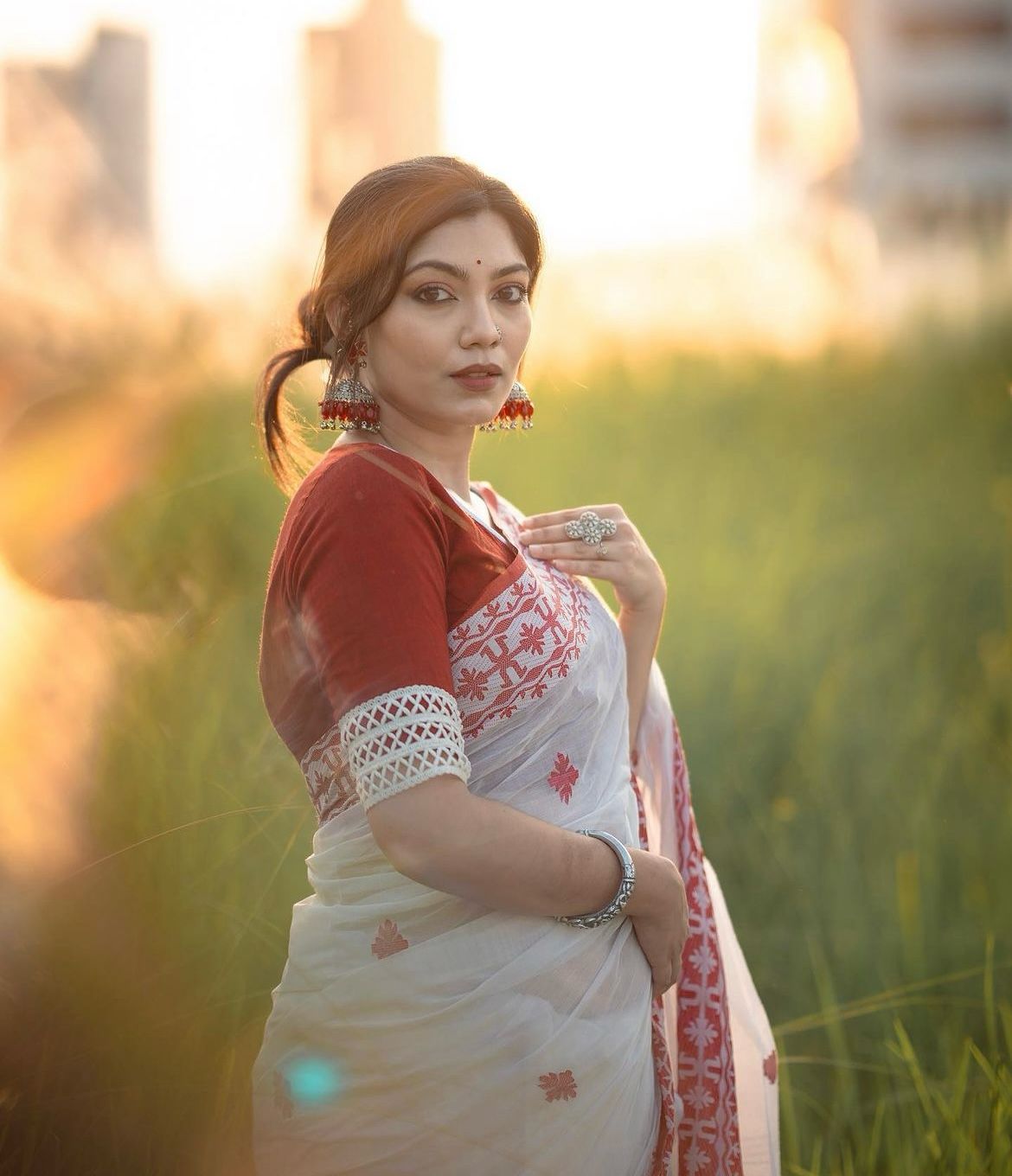 Women's White Saree with Pink Embroidered Border