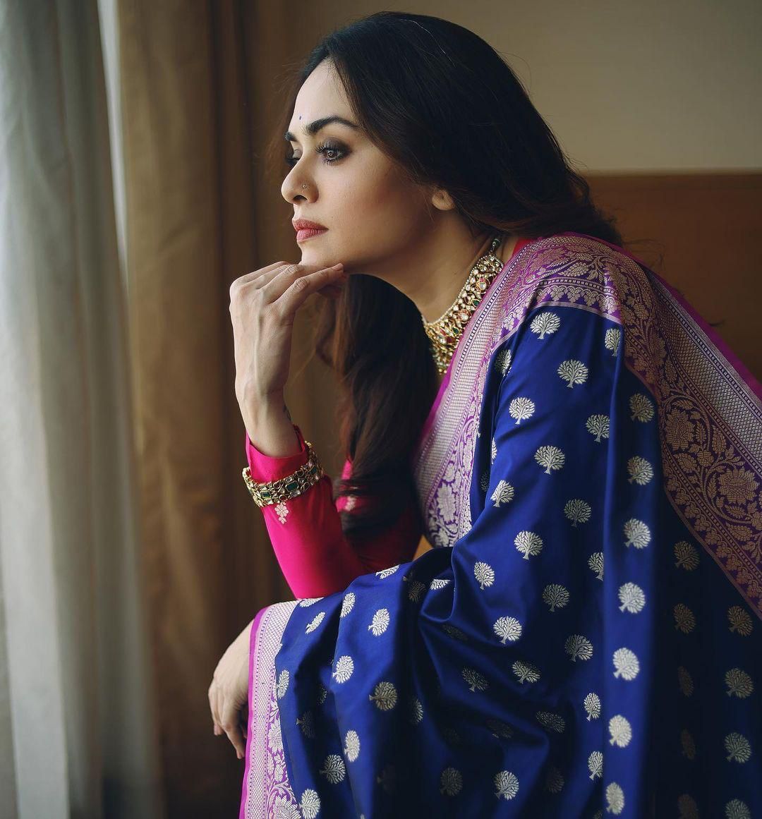 Royal Navy Blue Banarasi Silk Saree with Pink Contrast Border