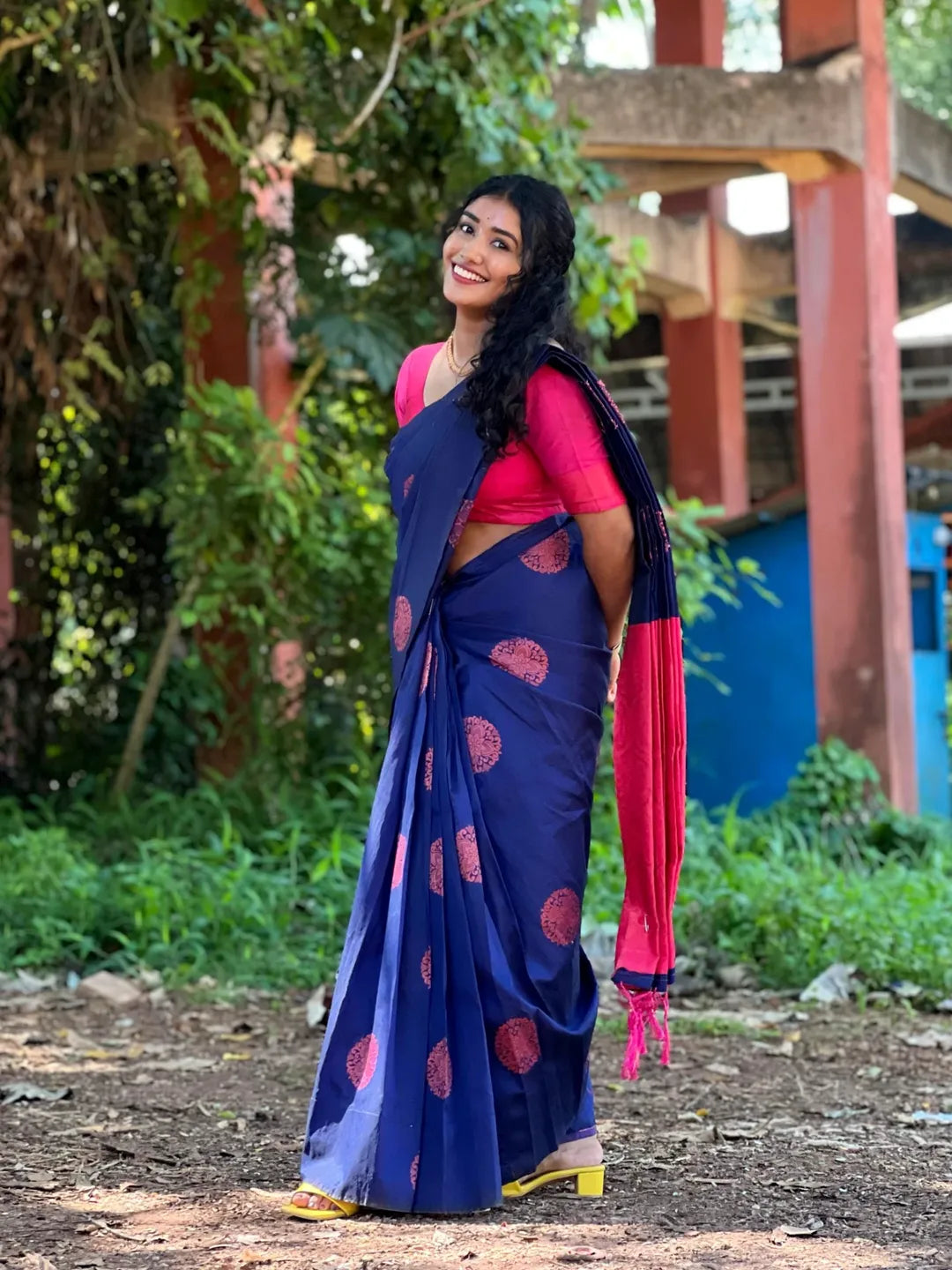 Women's Navy Blue Saree with Pink Floral Motifs & Contrast Pink Pallu