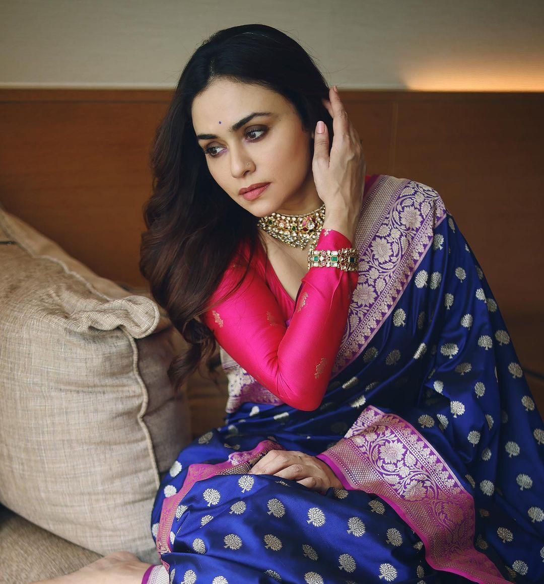 Royal Navy Blue Banarasi Silk Saree with Pink Contrast Border