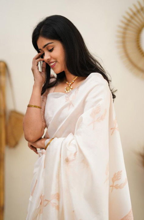 Elegant Off-White Soft Silk Saree with Subtle Peach Border