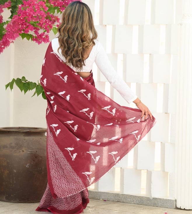 Women's Maroon Printed Saree with White Bird Motifs