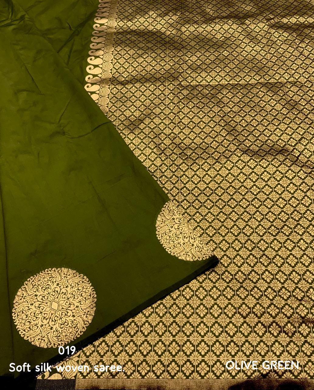 Elegant Parrot Green Silk Saree with Gold Polka Motifs & Rich Designer Pallu