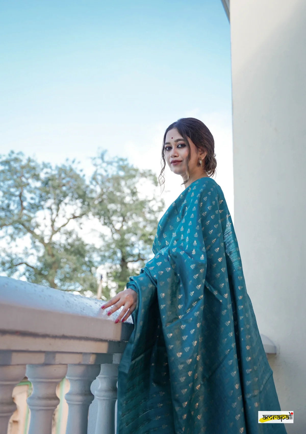 Women's Aqua Blue Silk Blend Saree with Golden Woven Motifs & Elegant Designer Pallu