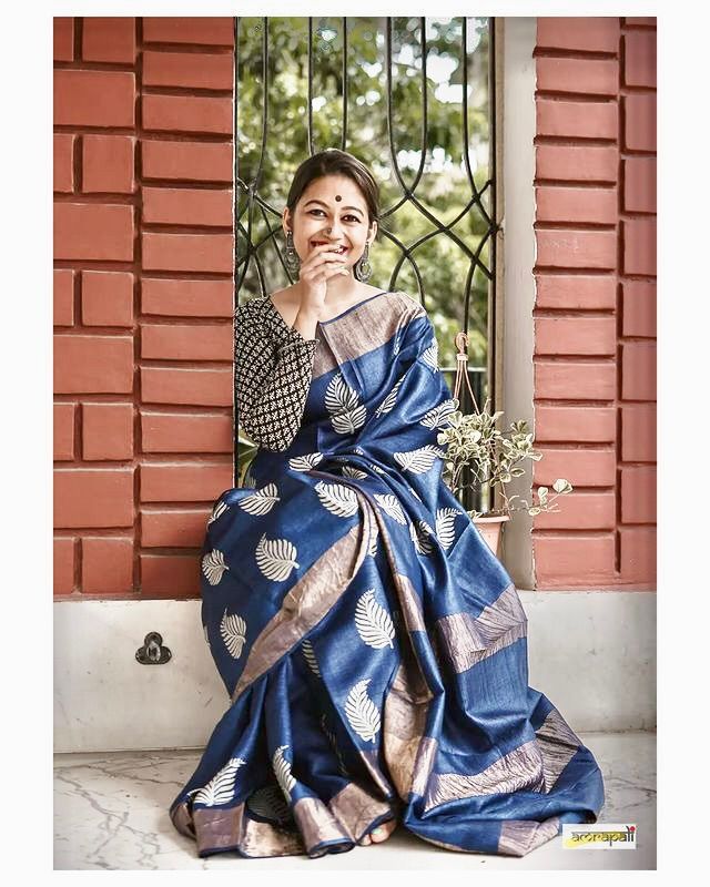 Women's Charcoal Blue Silk Saree with Golden Leaf Motifs