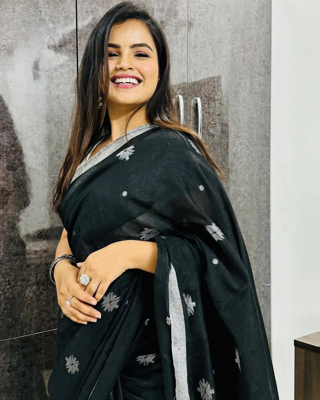 Women's Black Saree with Silver Woven Motifs
