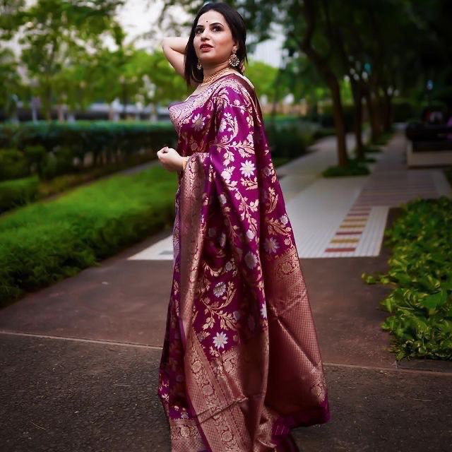 Royal Banarasi Silk Saree with Rich Zari Weaving – Purple & Rose Gold