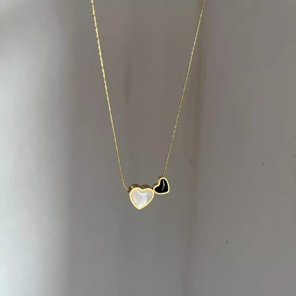 Duo Hearts Necklace (white-black)