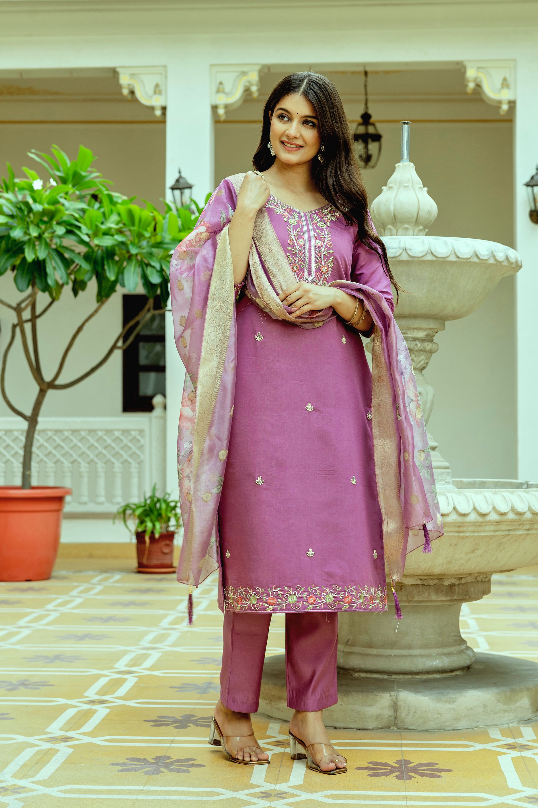 Women's Mauve Embroidered Kurta Pant & Floral Organza Dupatta Set