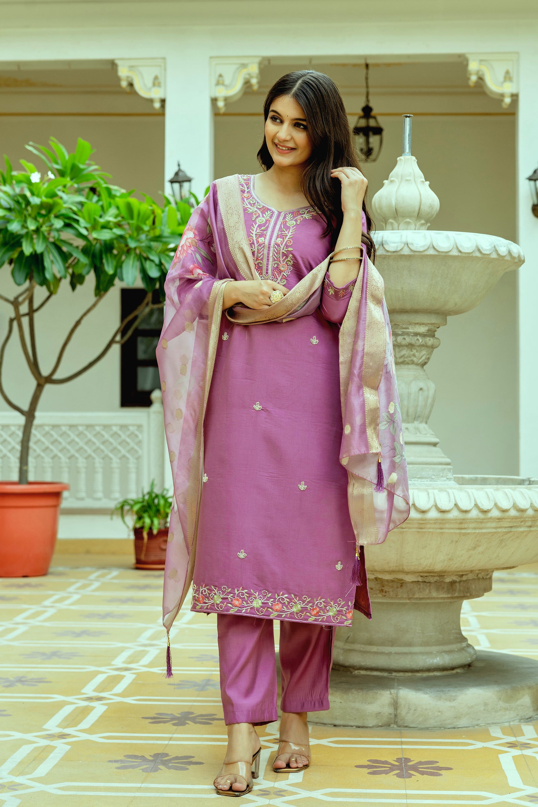 Women's Mauve Embroidered Kurta Pant & Floral Organza Dupatta Set