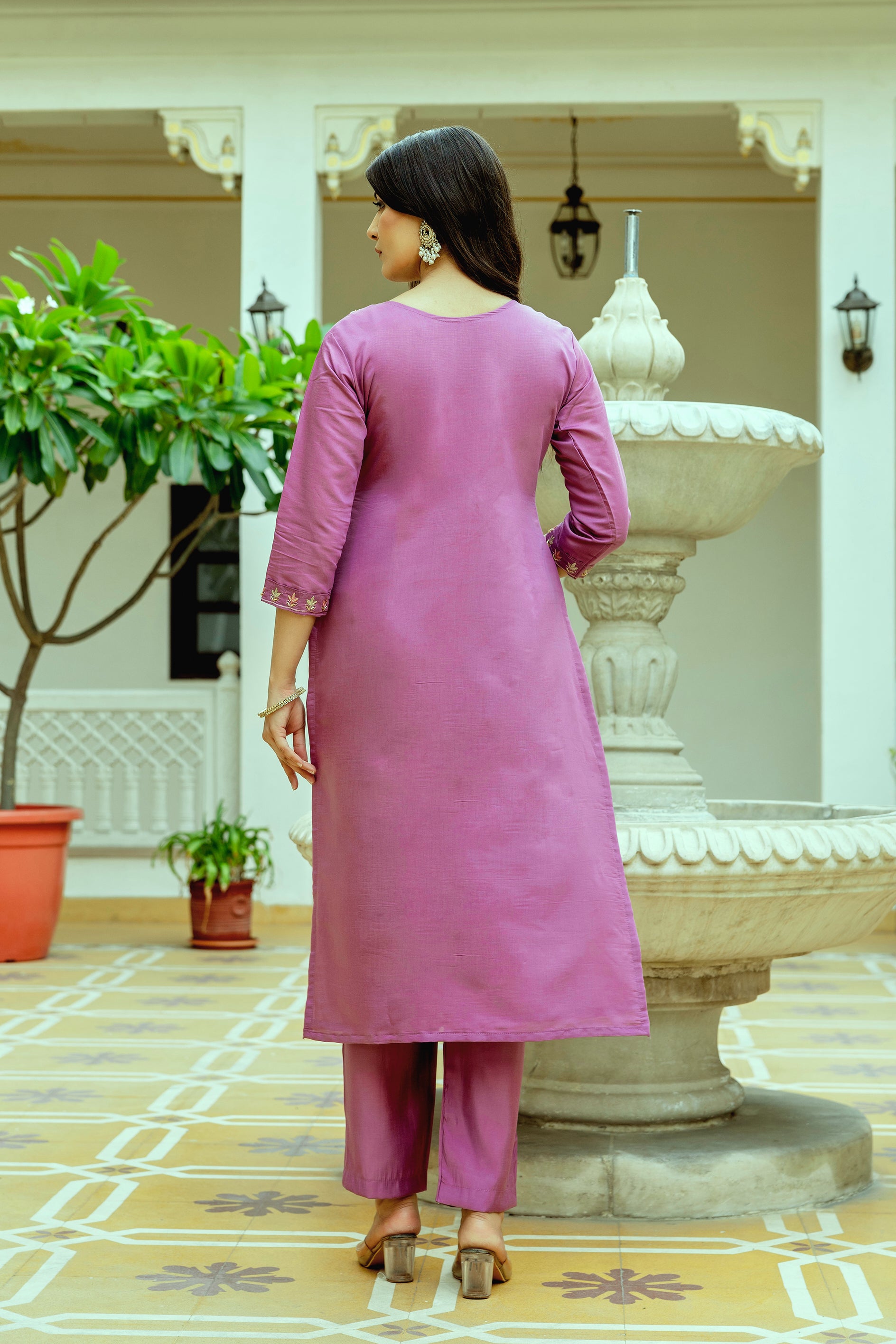 Women's Mauve Embroidered Kurta Pant & Floral Organza Dupatta Set