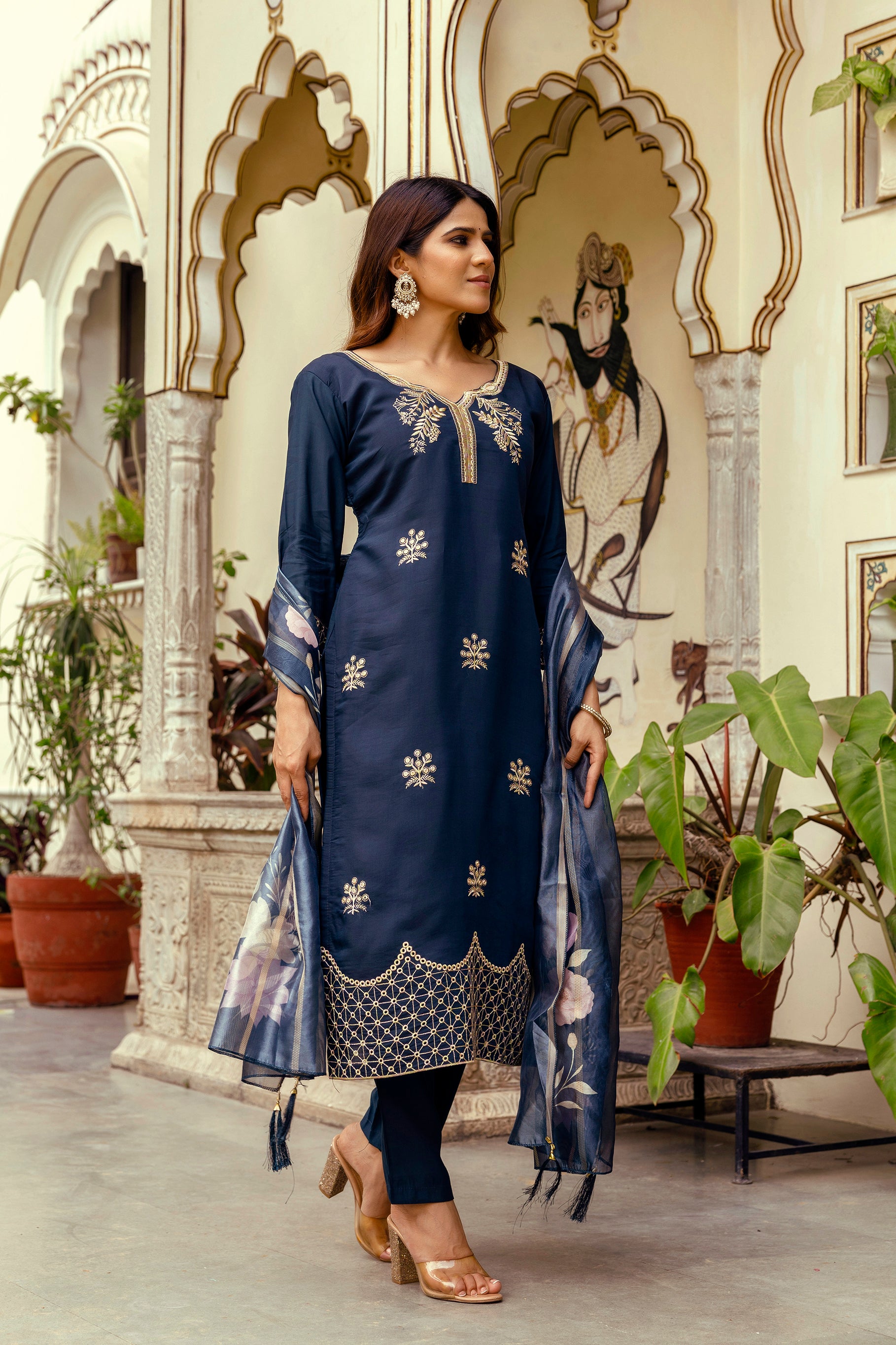 Navy Blue Embroidered Kurta Pant Set with Organza Dupatta