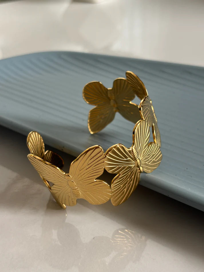 Butterfly cuff