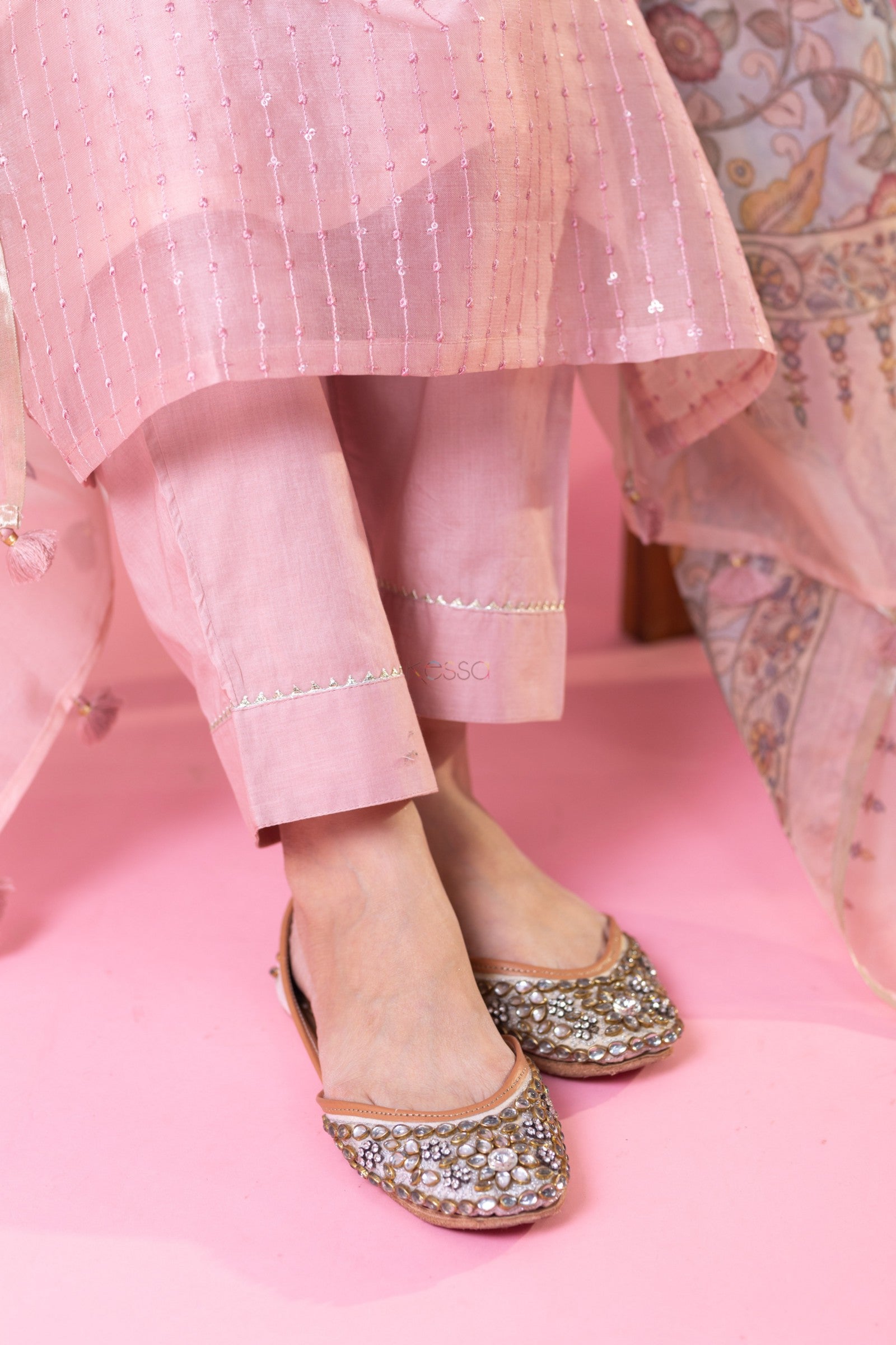 Elegant Blush Pink Kurta Pant Set with Floral Printed Dupatta for Women