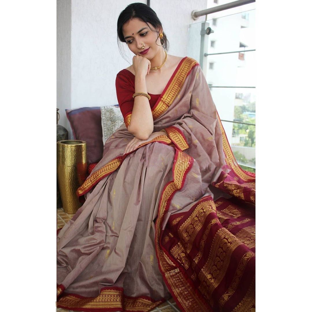 Women Saree with Contrast Floral Woven Border