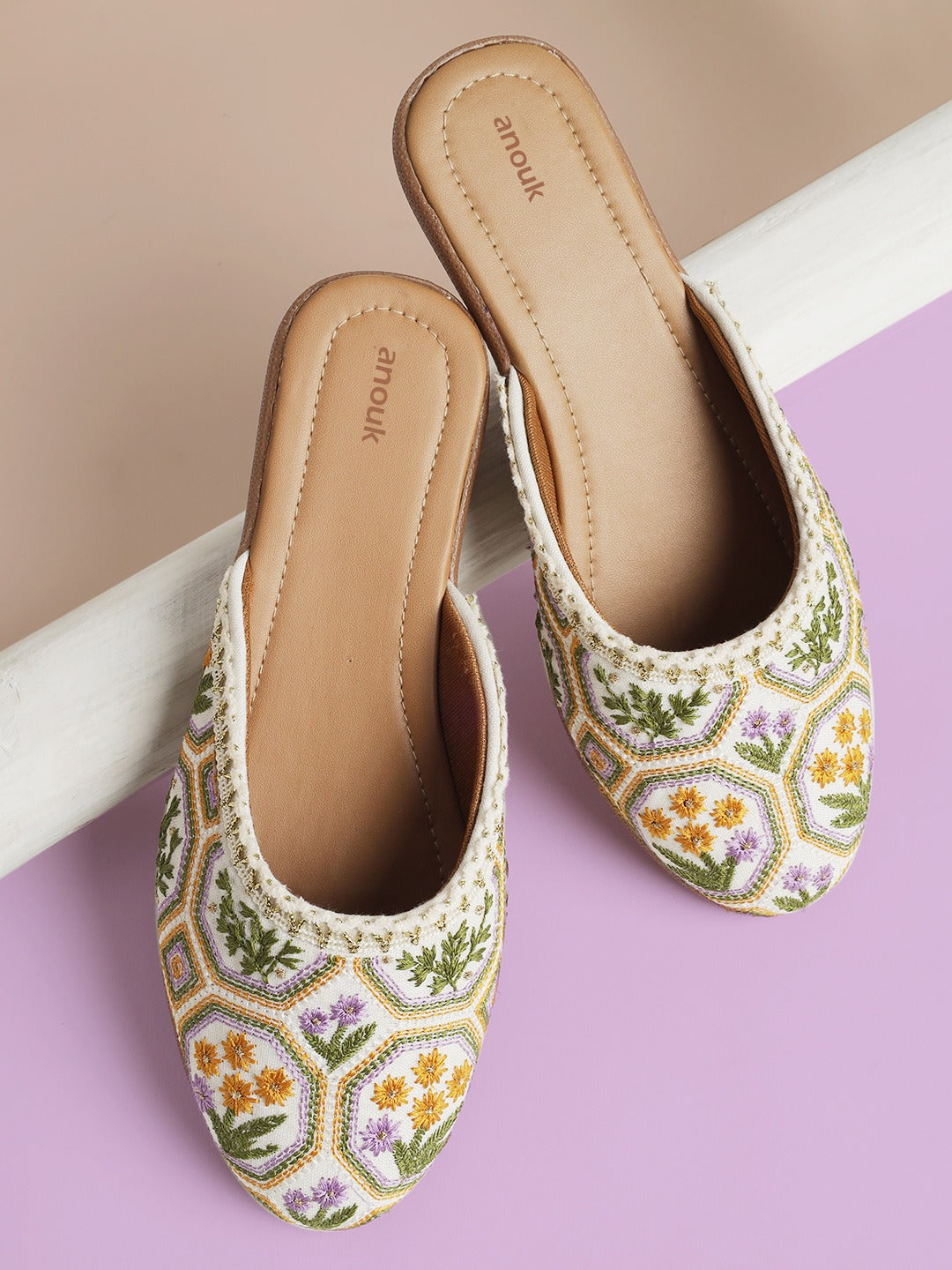 Women Embellished Embroidered Canvas Mules