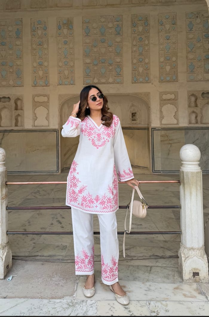 Elegant White Cotton Kurta Set with Pink Embroidery