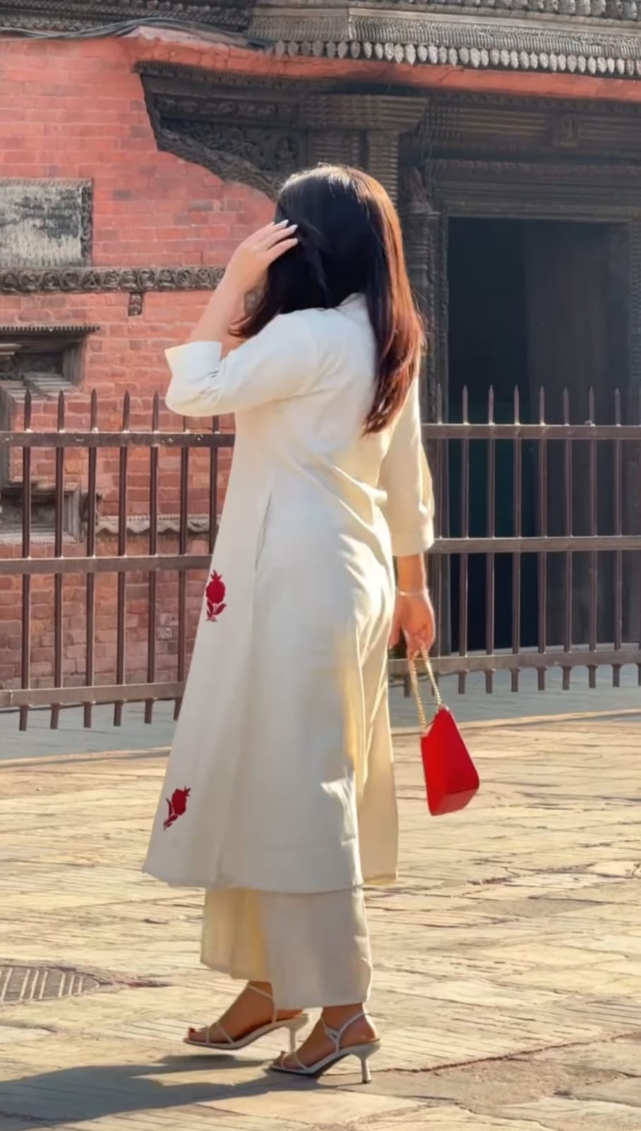 Ivory White Embroidered Kurta Set with Red Floral Motifs